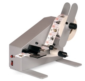 Automatic label dispenser